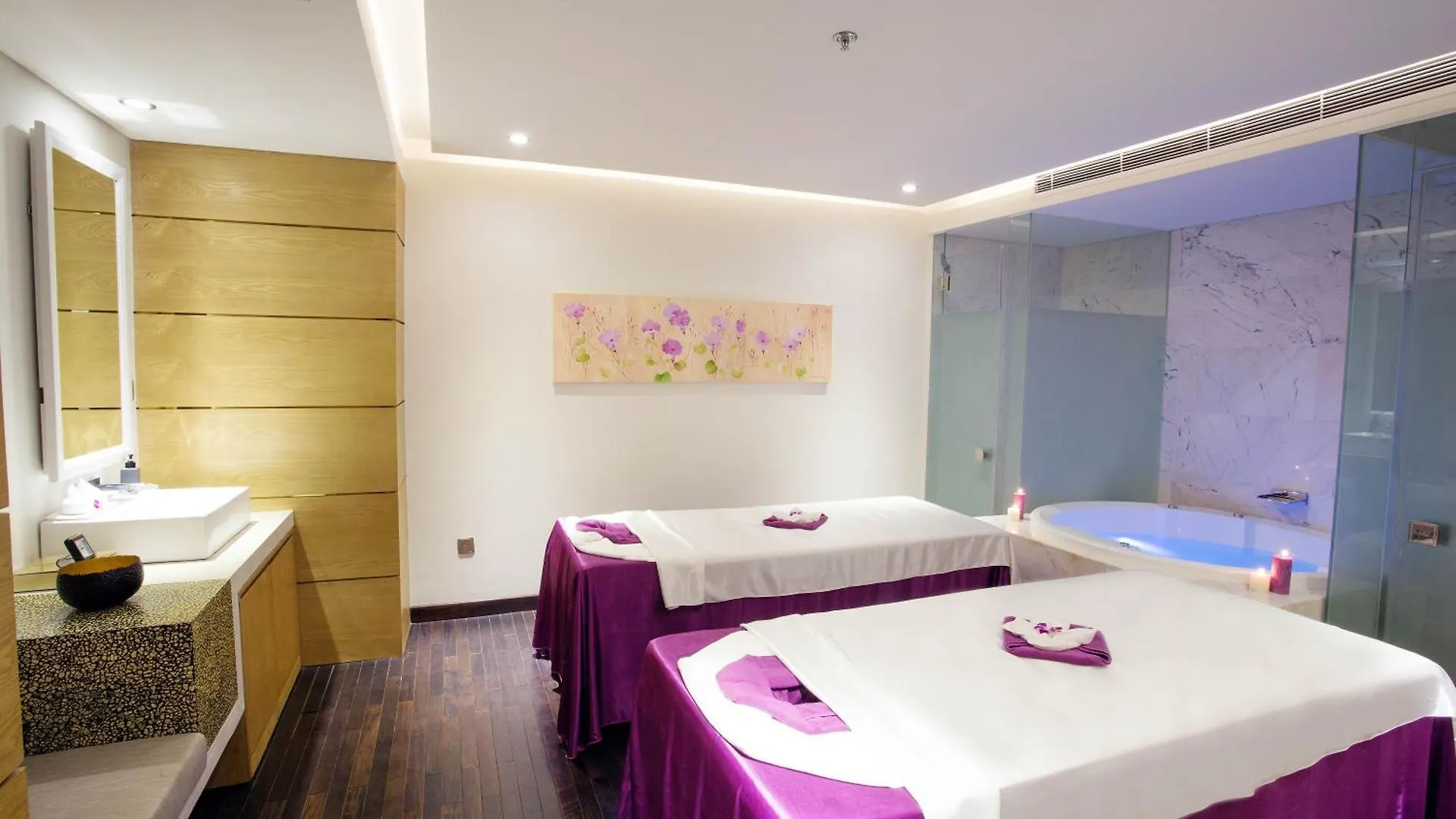 Hotel Holiday Beach Danang Hotel&Resort