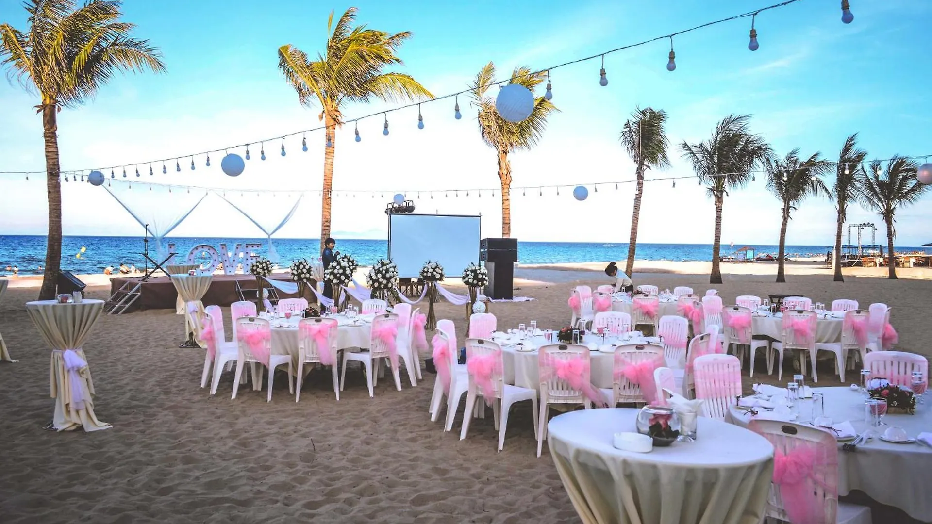 Holiday Beach Danang Hotel&Resort