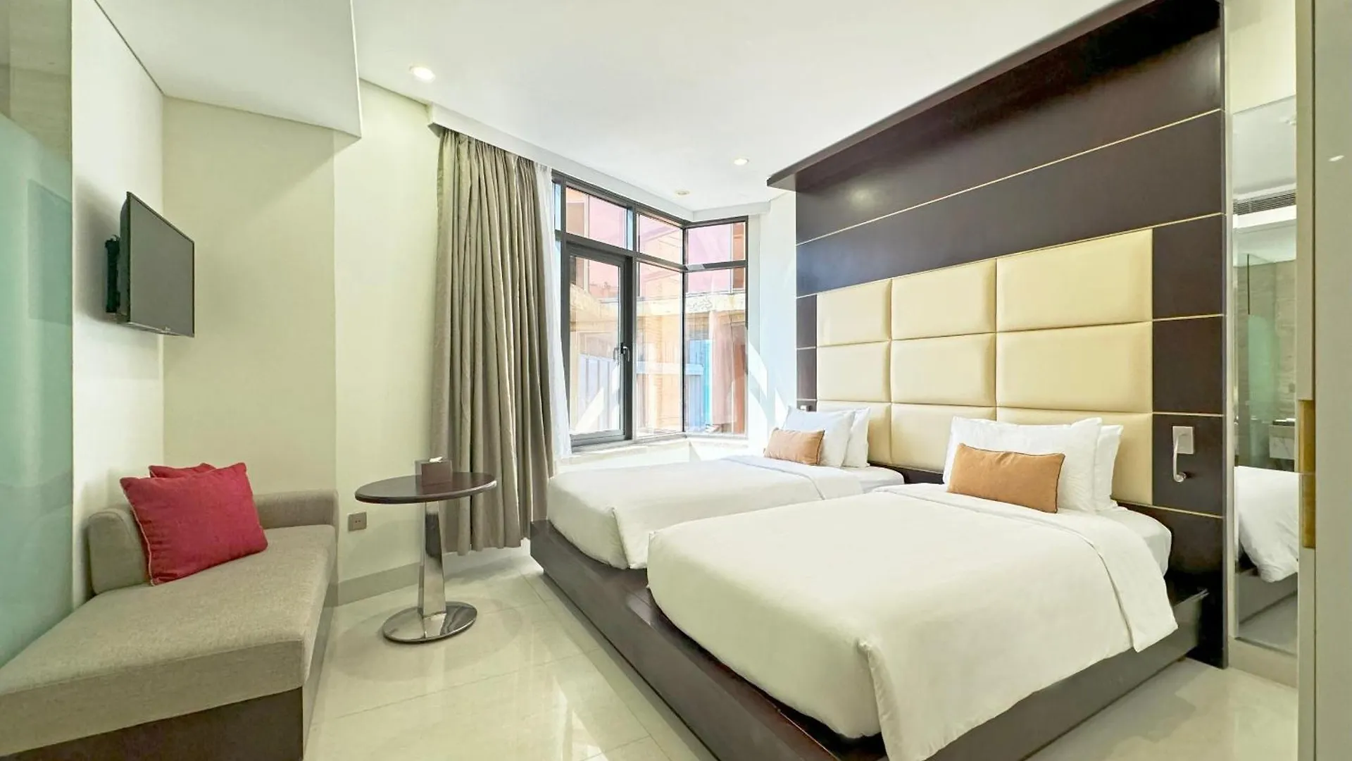 Hotel Holiday Beach Danang Hotel&Resort