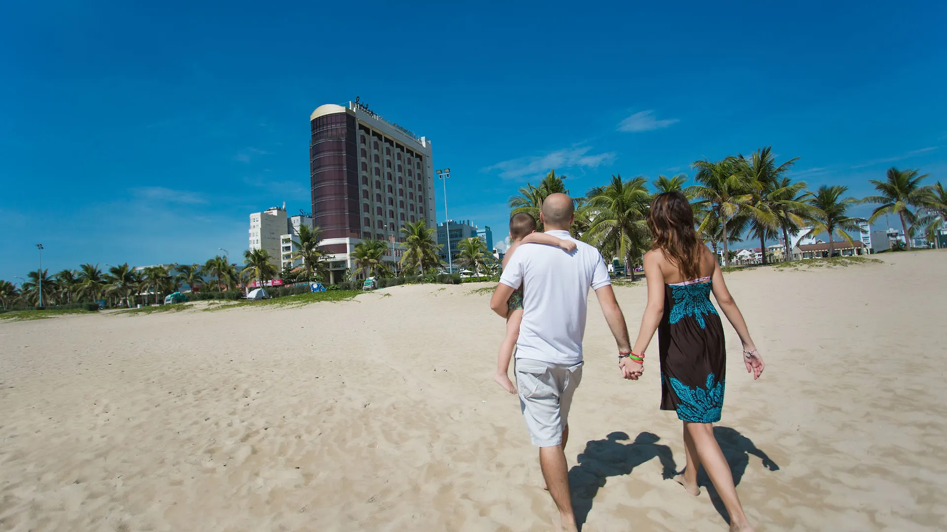 Holiday Beach Hotel Danang 5*, Da Nang