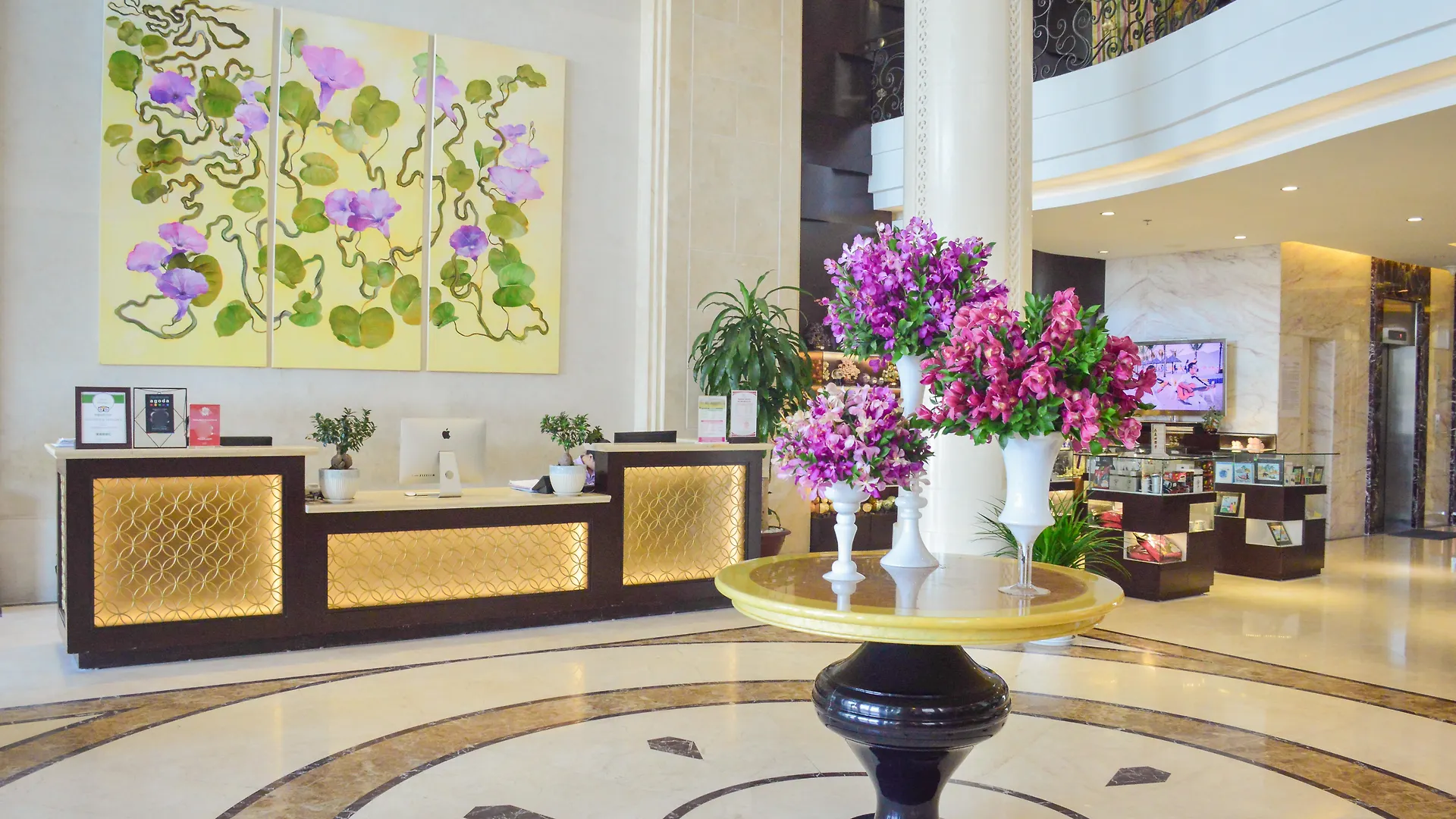 Holiday Beach Hotel Danang 5*, Da Nang Vietnam
