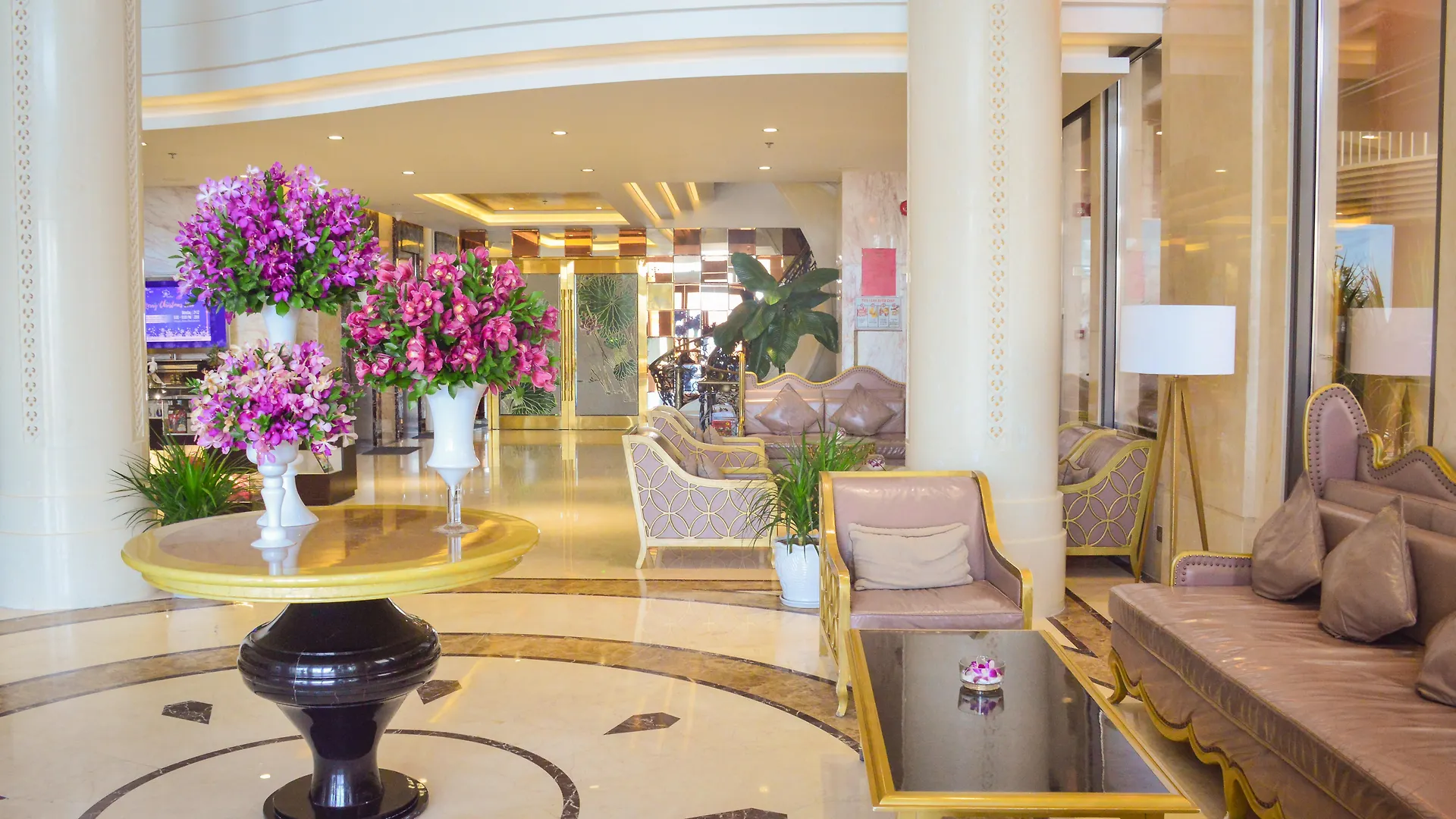 Holiday Beach Hotel Danang Vietnam